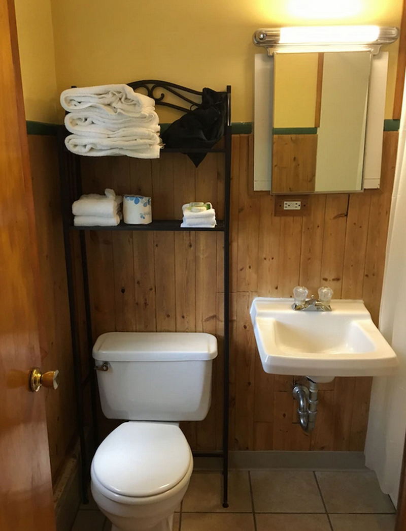 Superior Motel & Suites (Star-Lite Motel, Star Lite Motel) - Web Listing (newer photo)